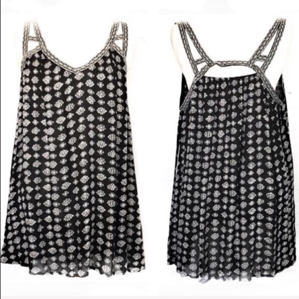Swing Top Tunic Black/White Print SZ L